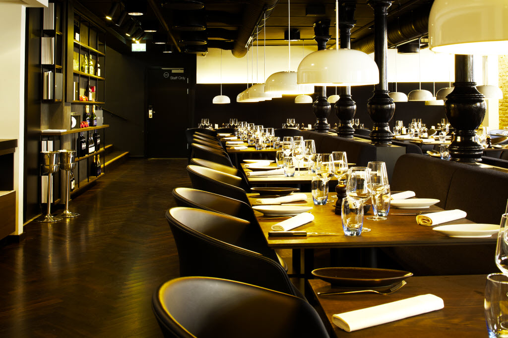 Copyright: Mads Armgaard/ Graae/ Armgaard & Bangsbo Photography Interiøret i restauranten L'øst på Scandic Aarhus City